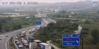 Diversos accidents per la pluja compliquen el trànsit a la Costera