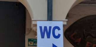 L’Ajuntament instal·la lavabos portàtils i reforça la vigilància al nucli antic per frenar l’incivisme