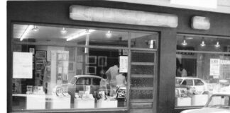 La llibreria La Costera celebra mig segle com a referent cultural de Xàtiva