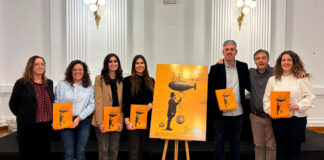 La Falla Ferroviària presenta un llibret solidari amb realitat augmentada i mig miler de pàgines